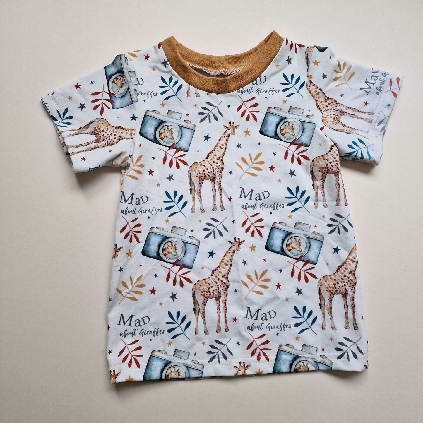 Giraffes short sleeved top